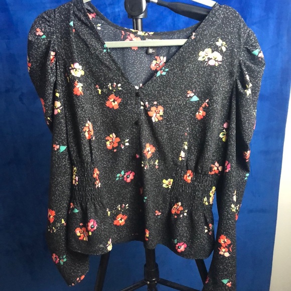 Free press clothing size large like asize 12.Gathered waist. Blouse.Puffy sleeve - Picture 1 of 2